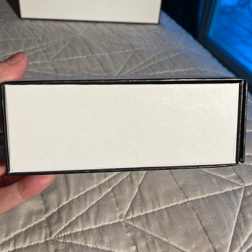 Chanel Box with Chanel Ribbon - Picture 6 of 12